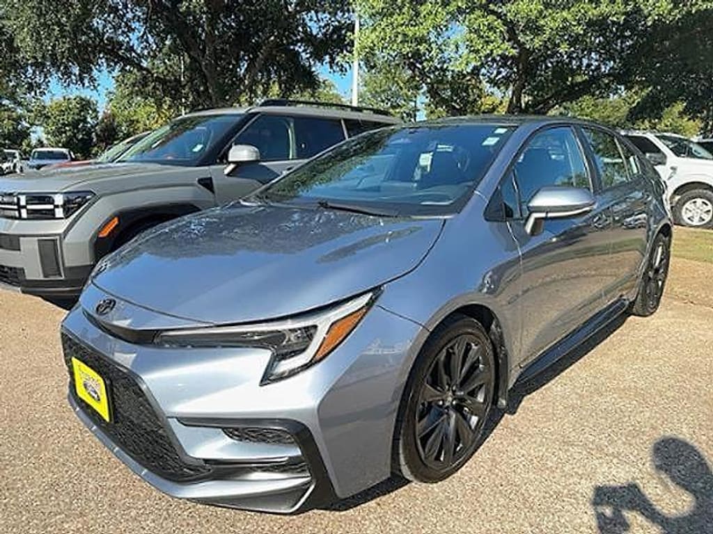 Used 2023 Toyota Corolla SE Sedan