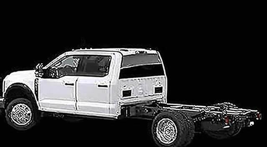 New 2026 Ford F-450 Chassis Lariat