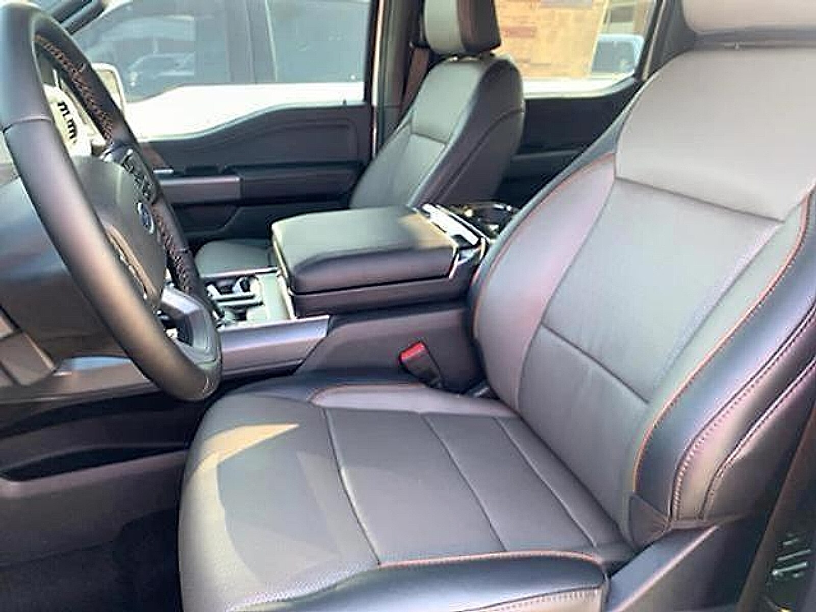 2025 Ford F-150 Lariat - Photo 18