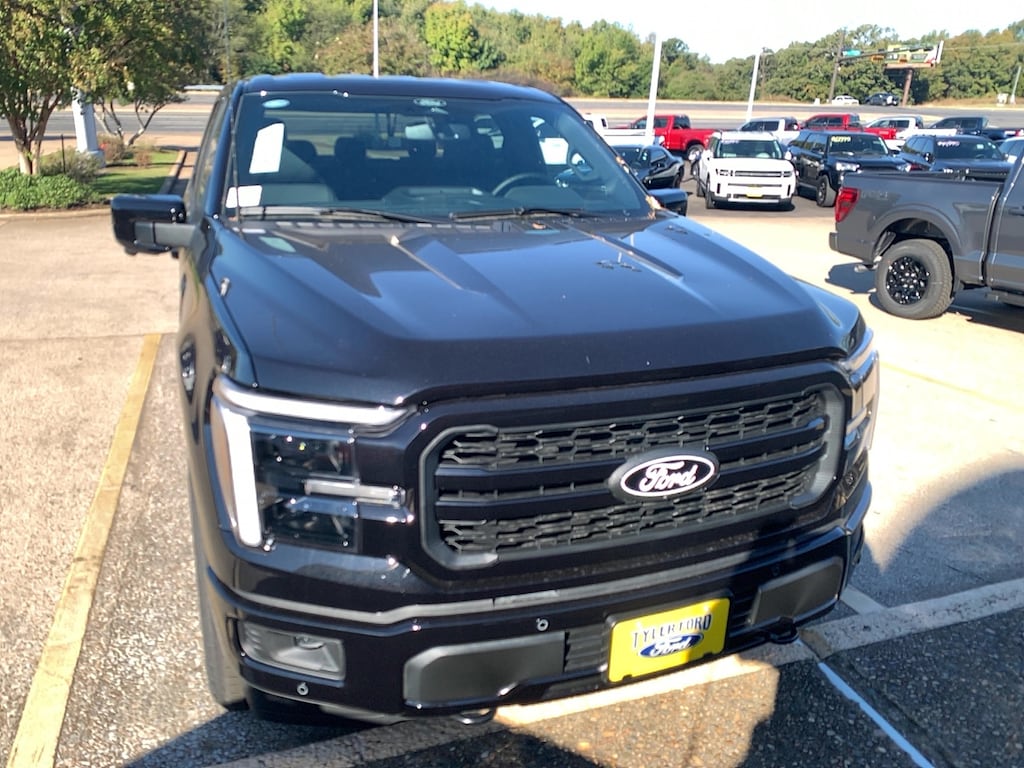 New 2025 Ford F-150 Lariat TRUCK