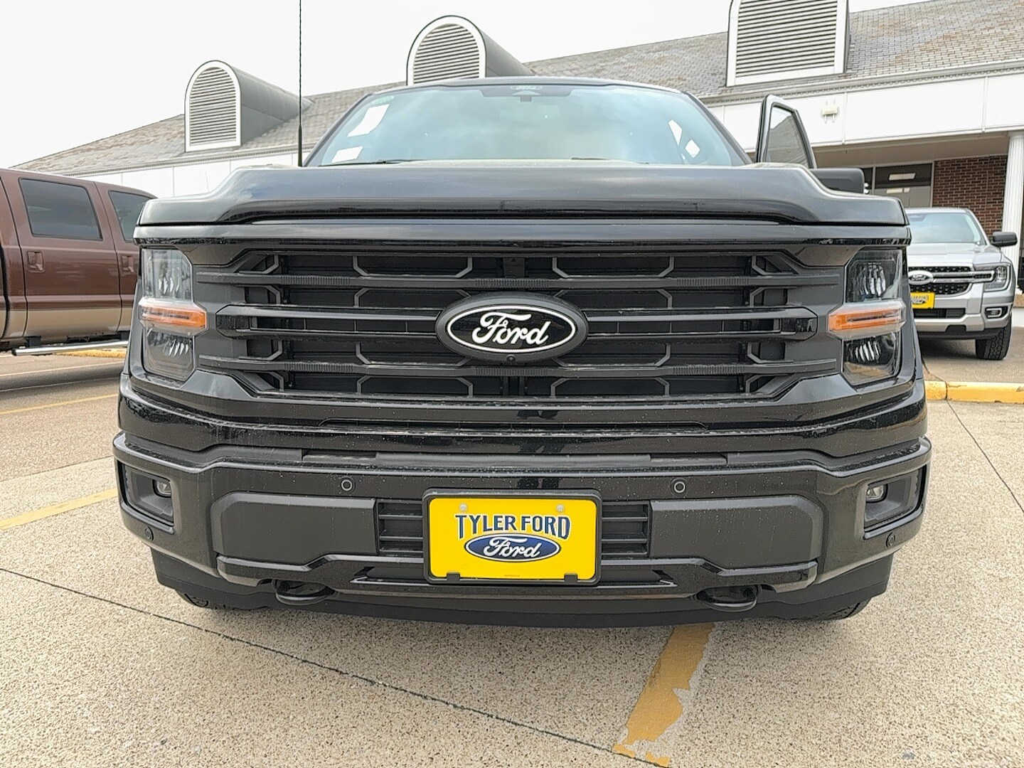 2025 Ford F-150 XLT photo 4