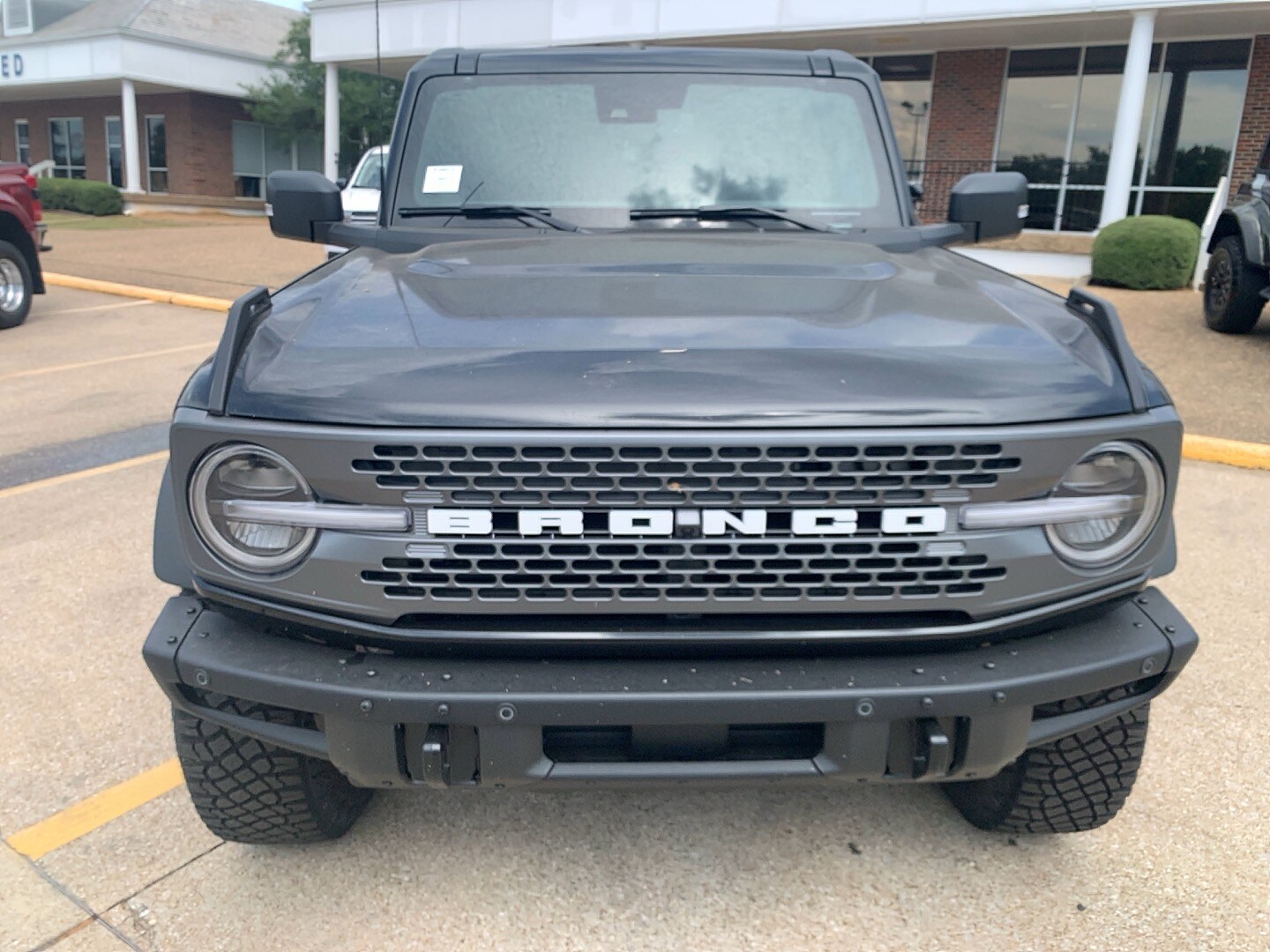 2024 Ford Bronco Badlands photo 2