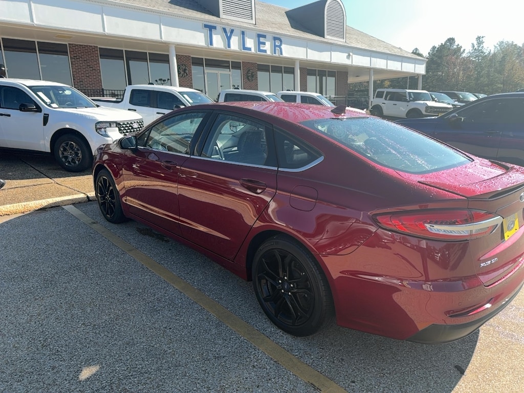Used 2019 Ford Fusion SE Sedan