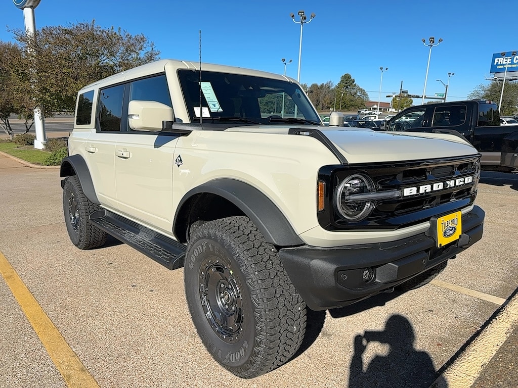 New 2025 Ford Bronco Outer Banks SUV