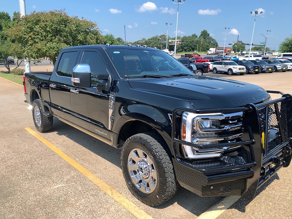 Used 2024 Ford F-250  Crew Cab Truck