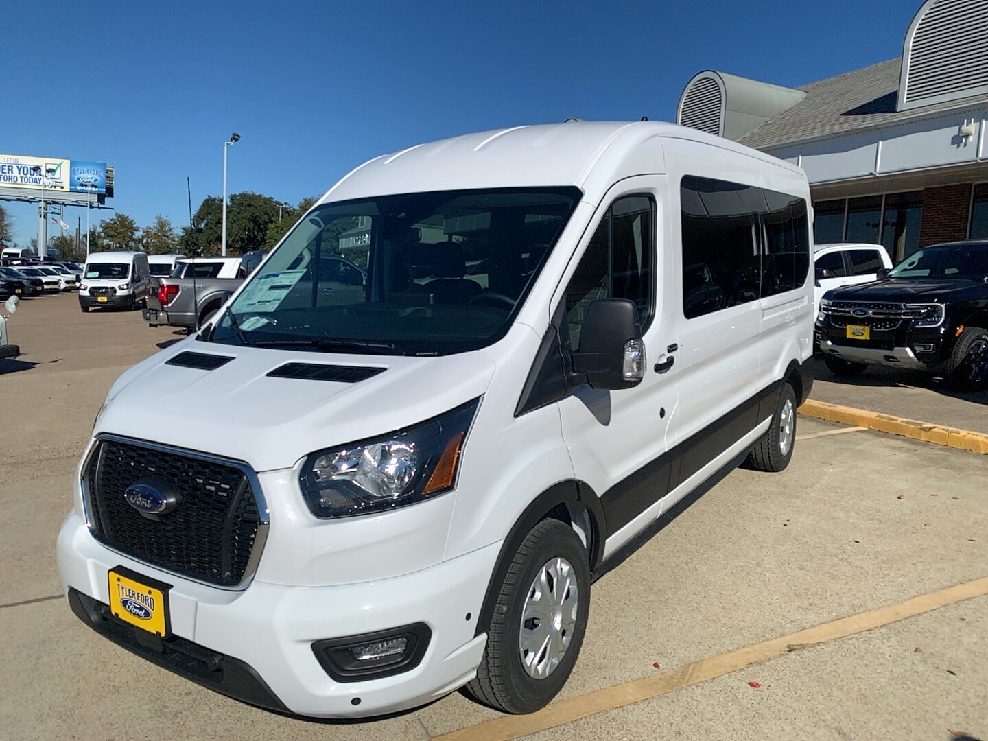 2024 Ford Transit XLT photo 4