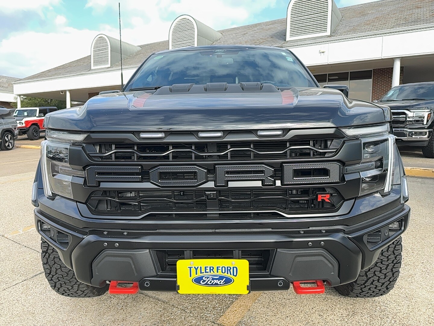 2025 Ford F-150 Raptor photo 2