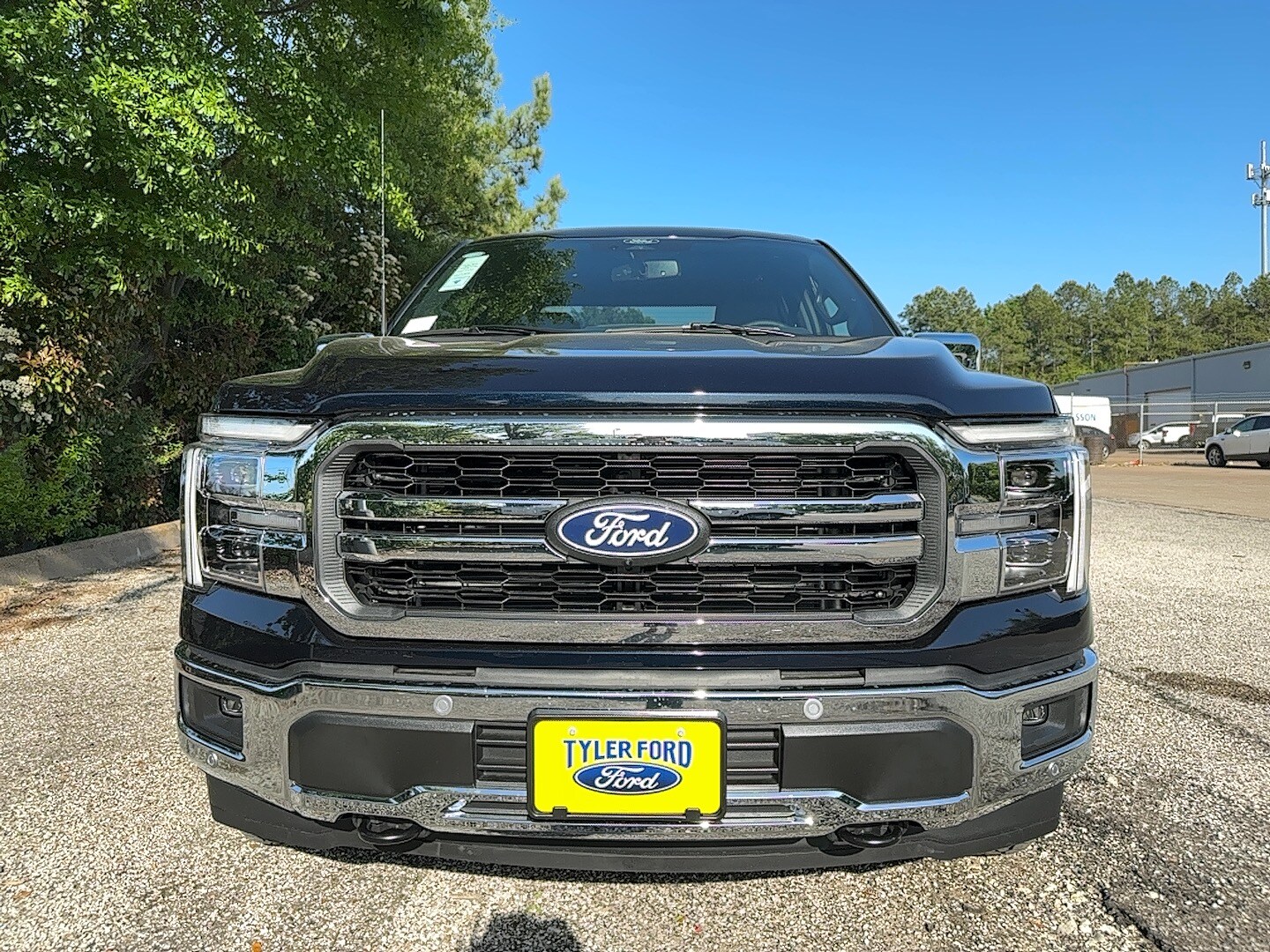 2025 Ford F-150 Lariat photo 3