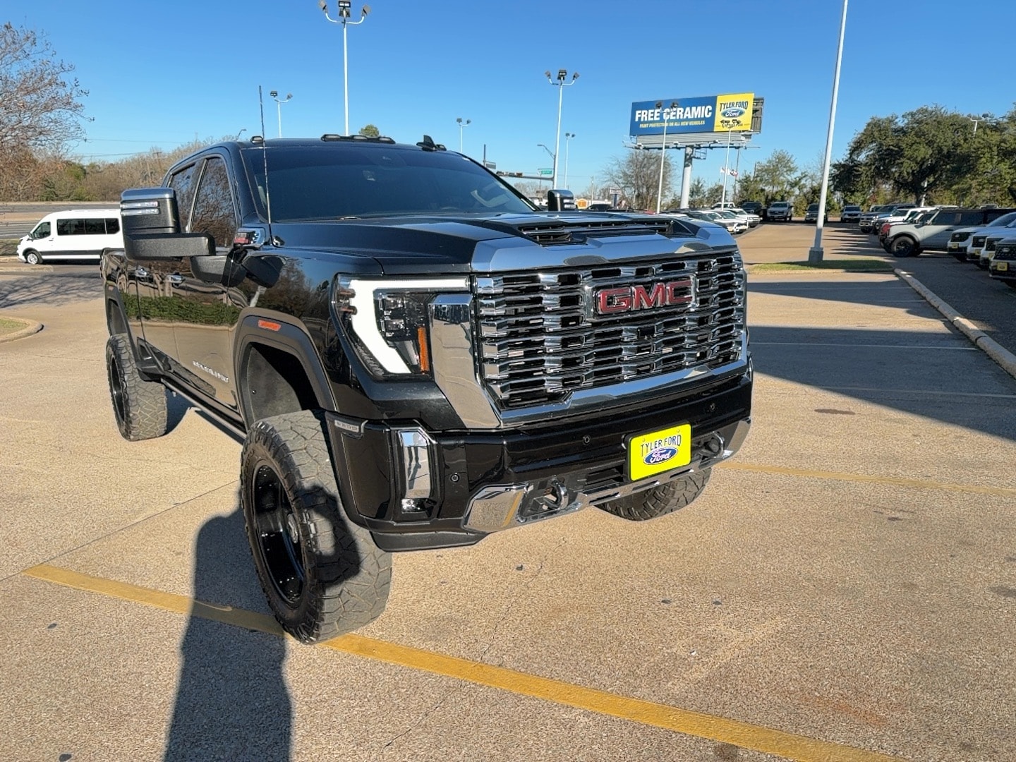 2024 GMC Sierra 2500HD Denali's photo