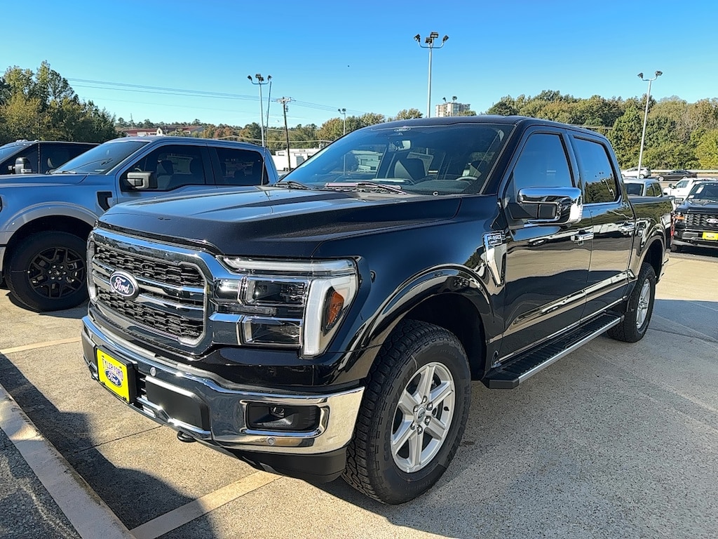 New 2025 Ford F-150 Lariat TRUCK
