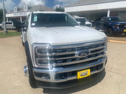 2025 Ford Chassis Cab F-450 Lariat TRUCK