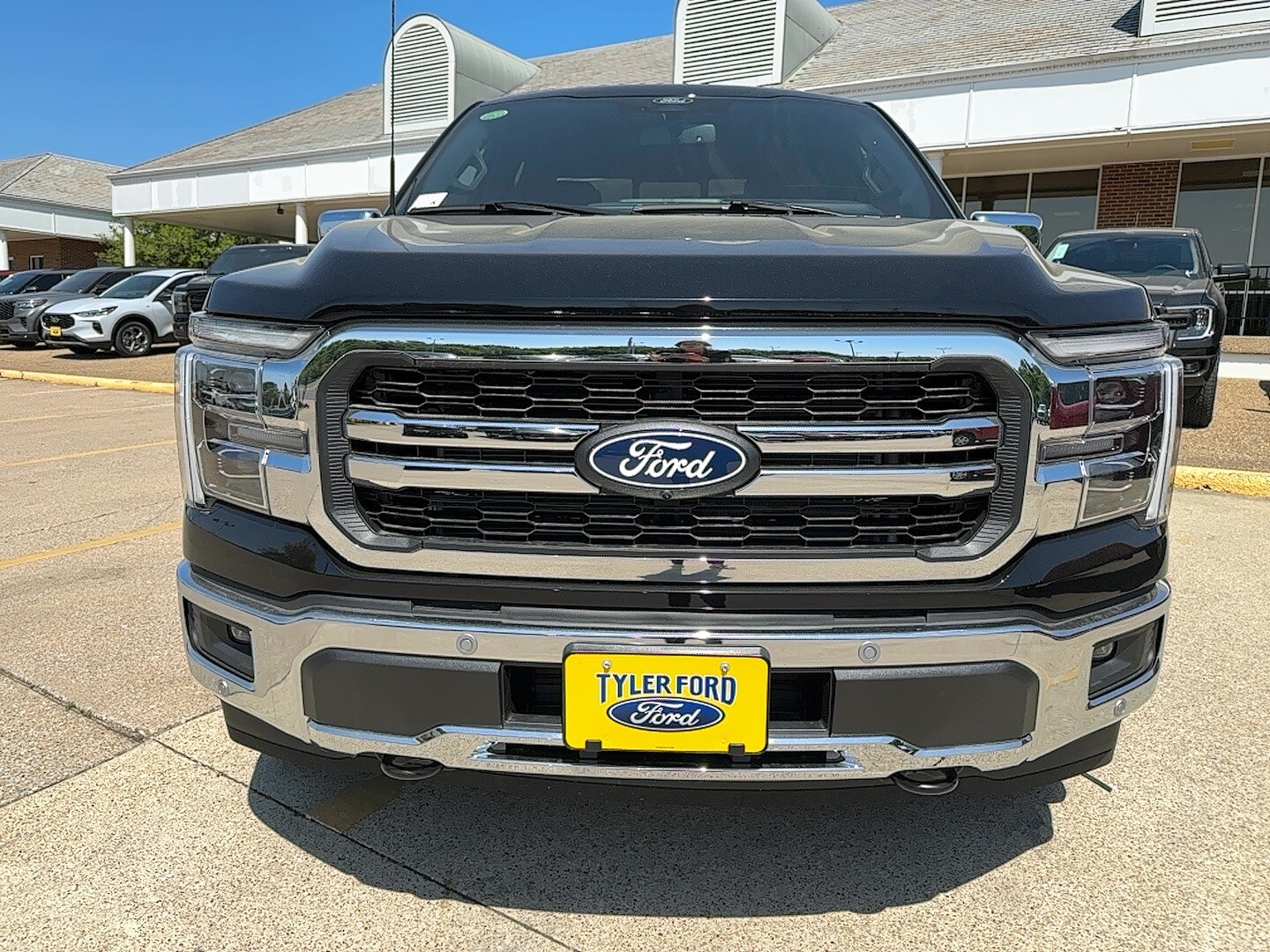 2025 Ford F-150 Lariat photo 3