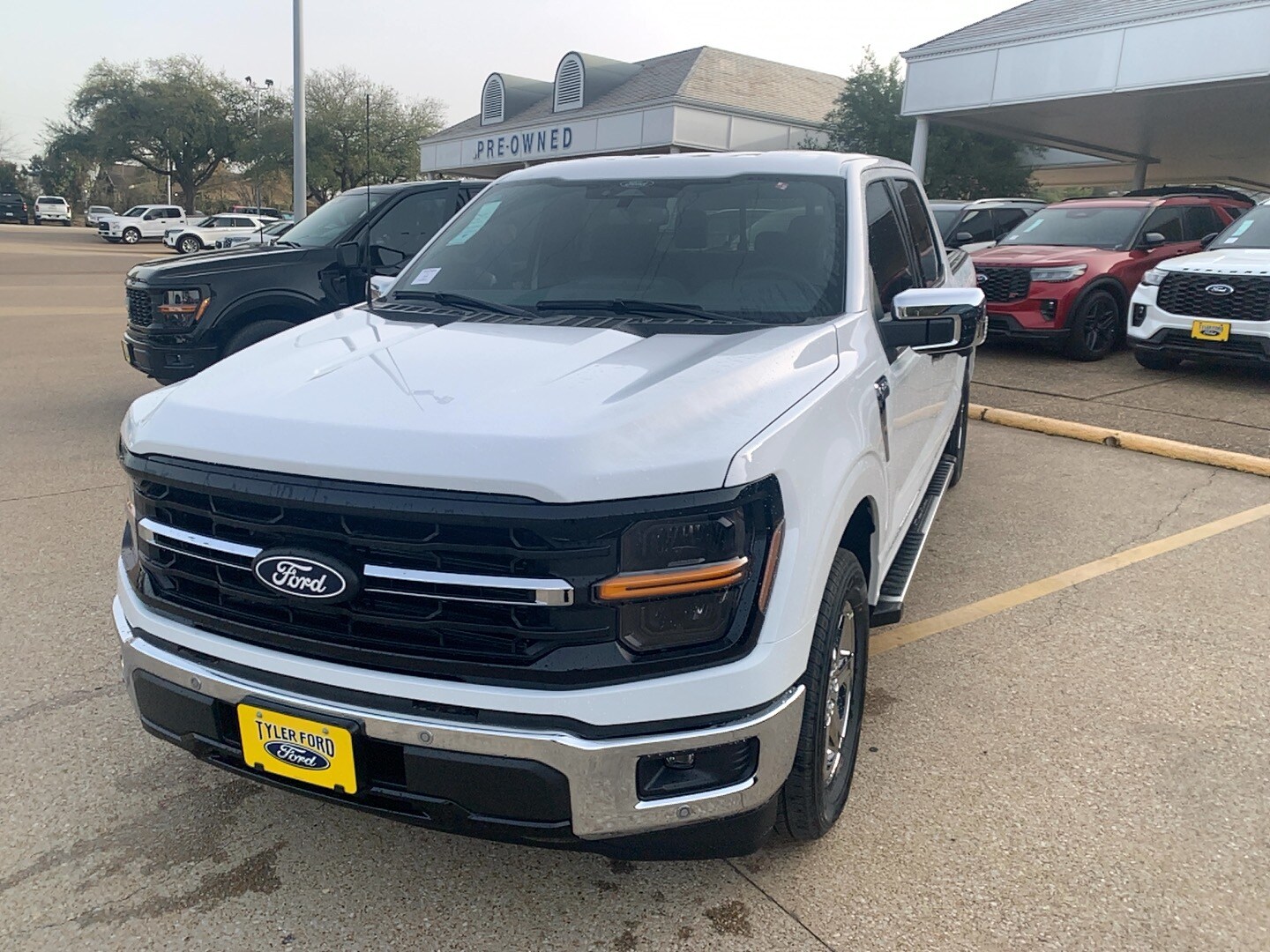 2025 Ford F-150 XLT photo 2