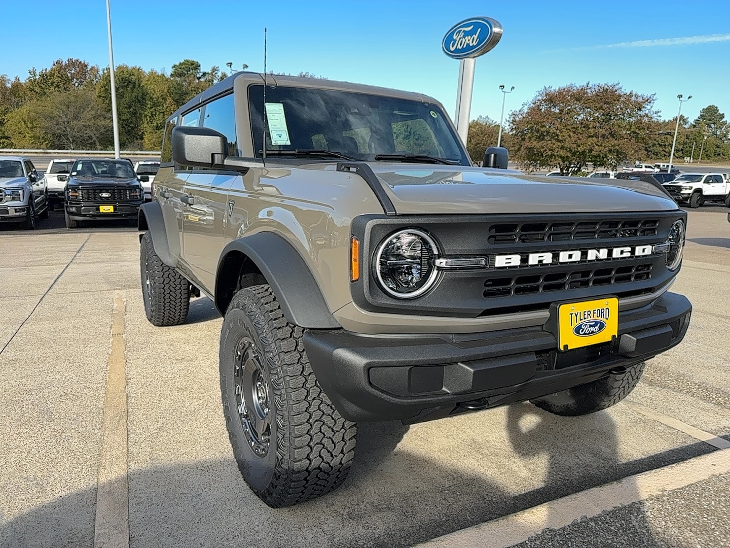 2025 Ford Bronco 4-Door Base's photo