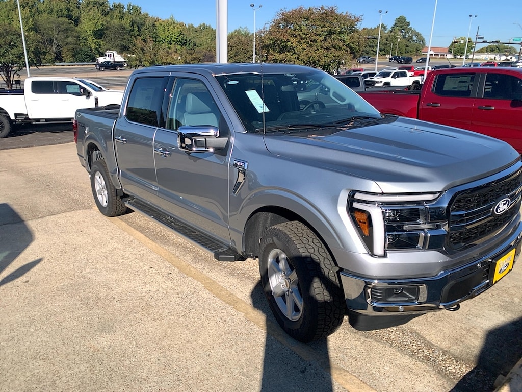 New 2025 Ford F-150 Lariat TRUCK