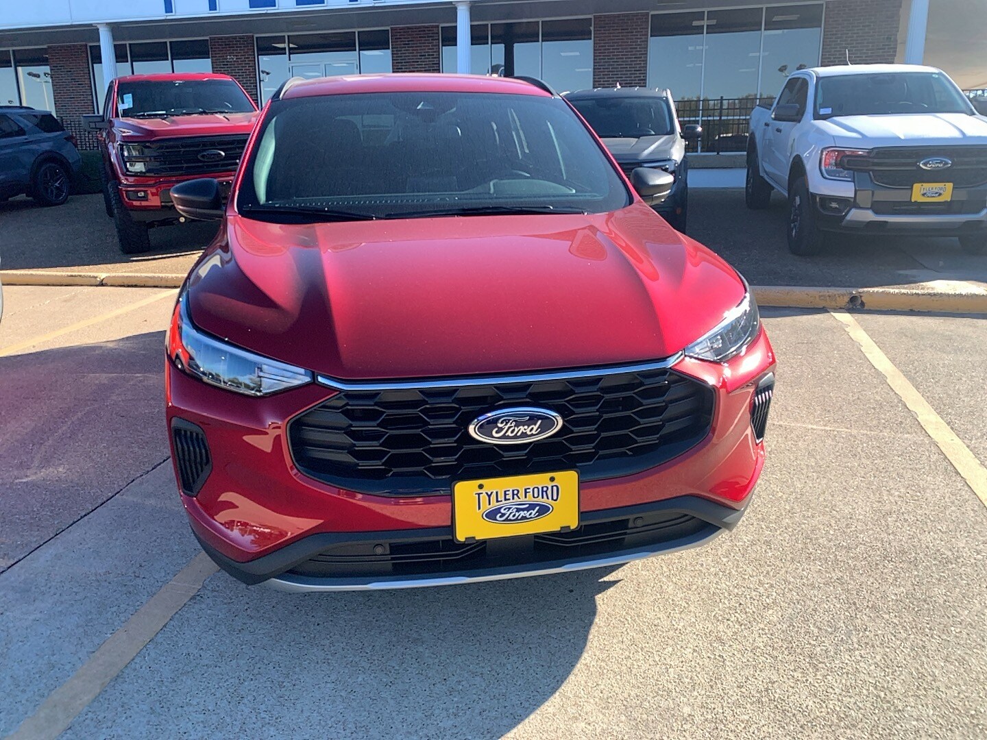 2025 Ford Escape ST-Line photo 2