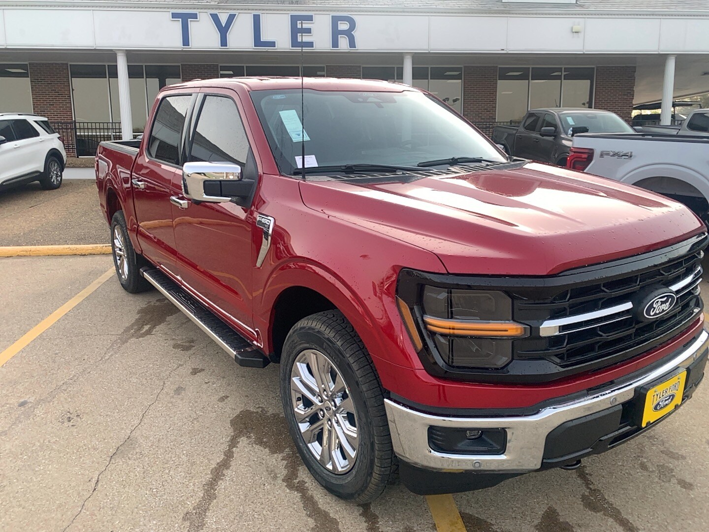 2025 Ford F-150 XLT photo 2