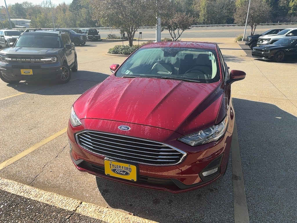 Used 2019 Ford Fusion SE Sedan