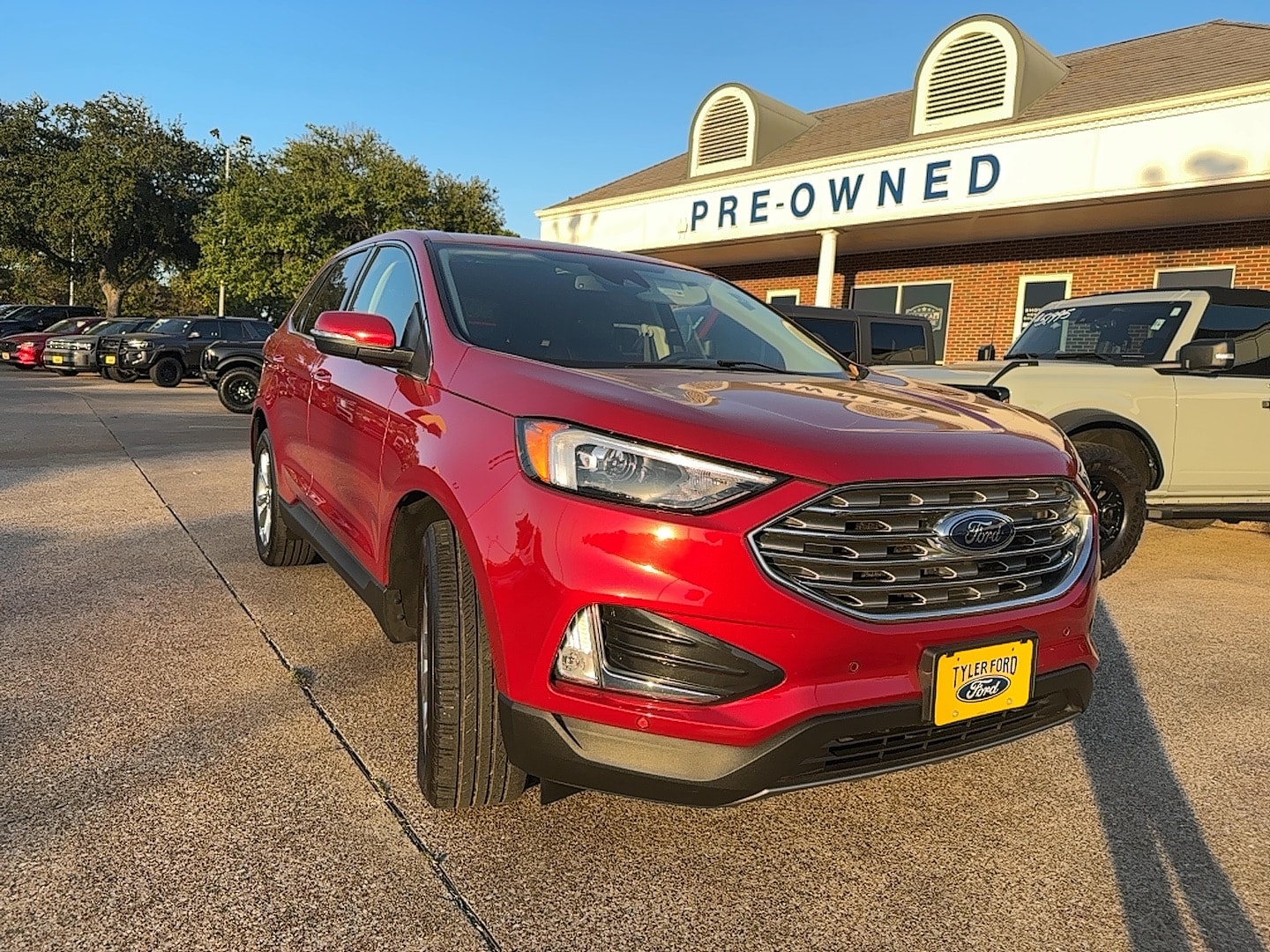 2024 Ford Edge Titanium's photo