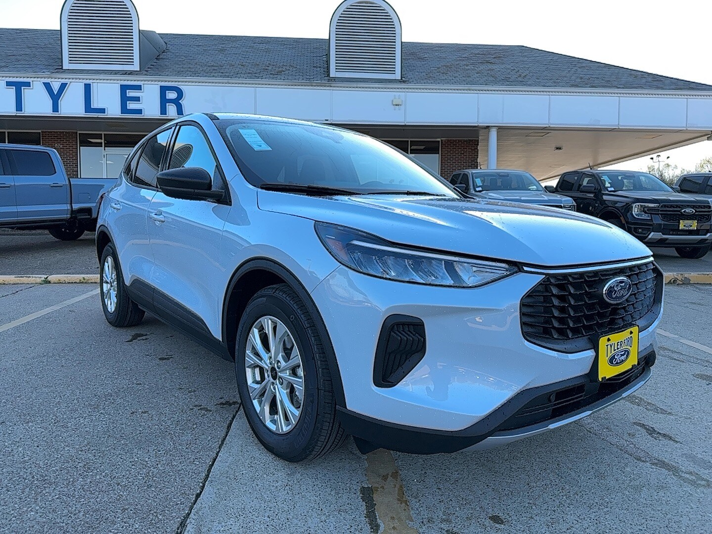 2025 Ford Escape Active photo 2