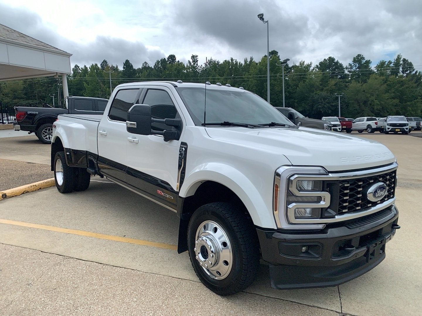 2025 Ford F-450 Super Duty King Ranch's photo