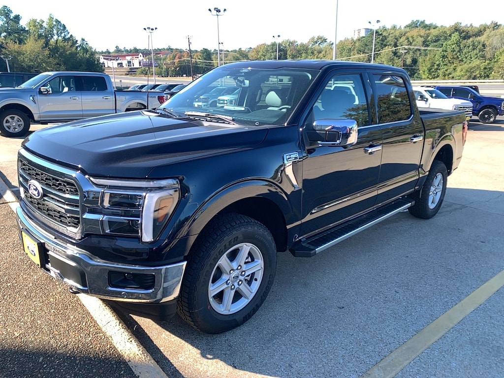 New 2025 Ford F-150 Lariat TRUCK