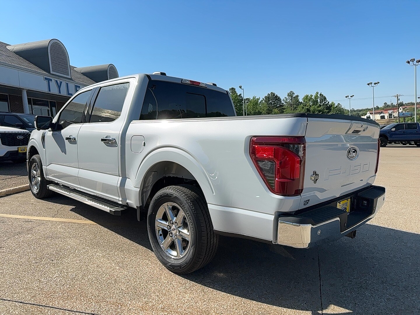 2025 Ford F-150 XLT photo 4