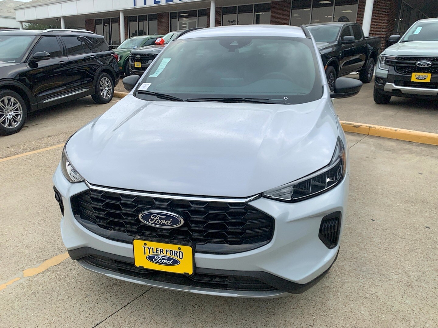 2025 Ford Escape ST-Line photo 3