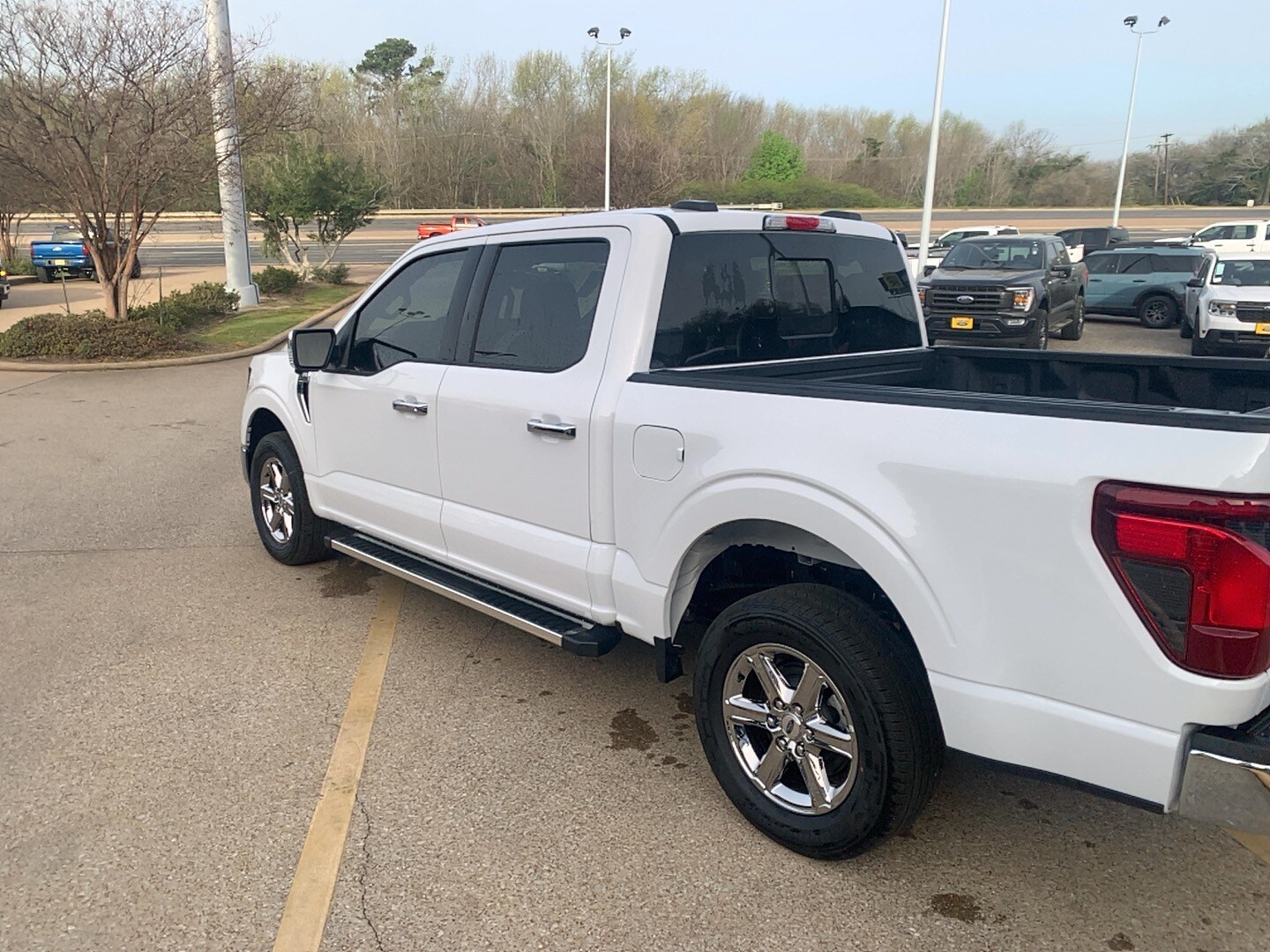2025 Ford F-150 XLT photo 3