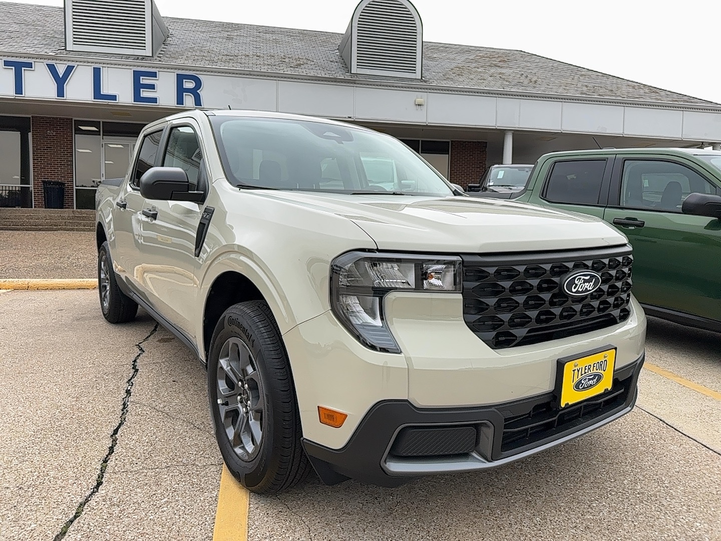 2025 Ford Maverick XLT's photo