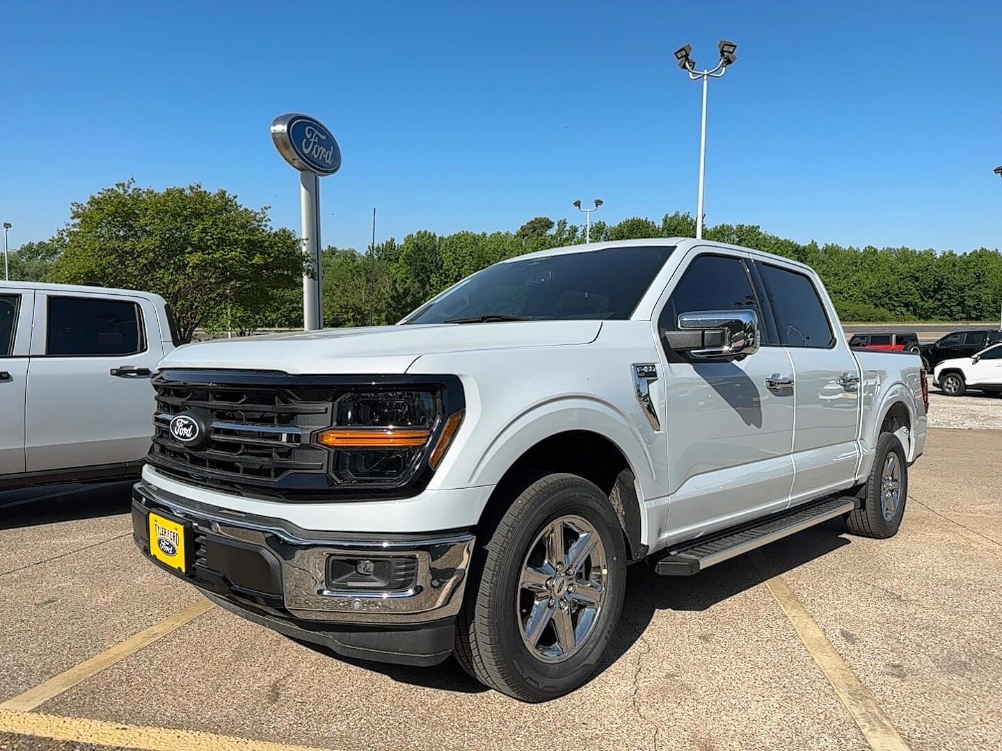 2025 Ford F-150 XLT photo 2