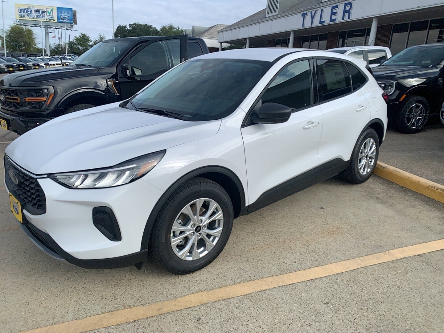 2025 Ford Escape Active photo 4