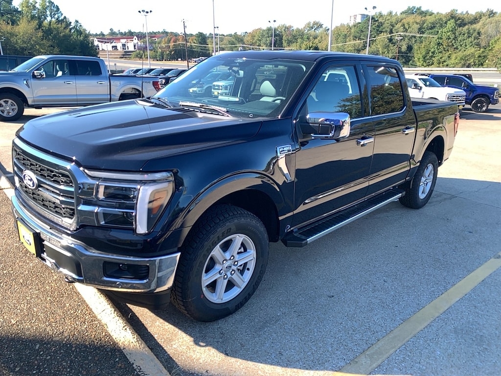 New 2025 Ford F-150 Lariat TRUCK