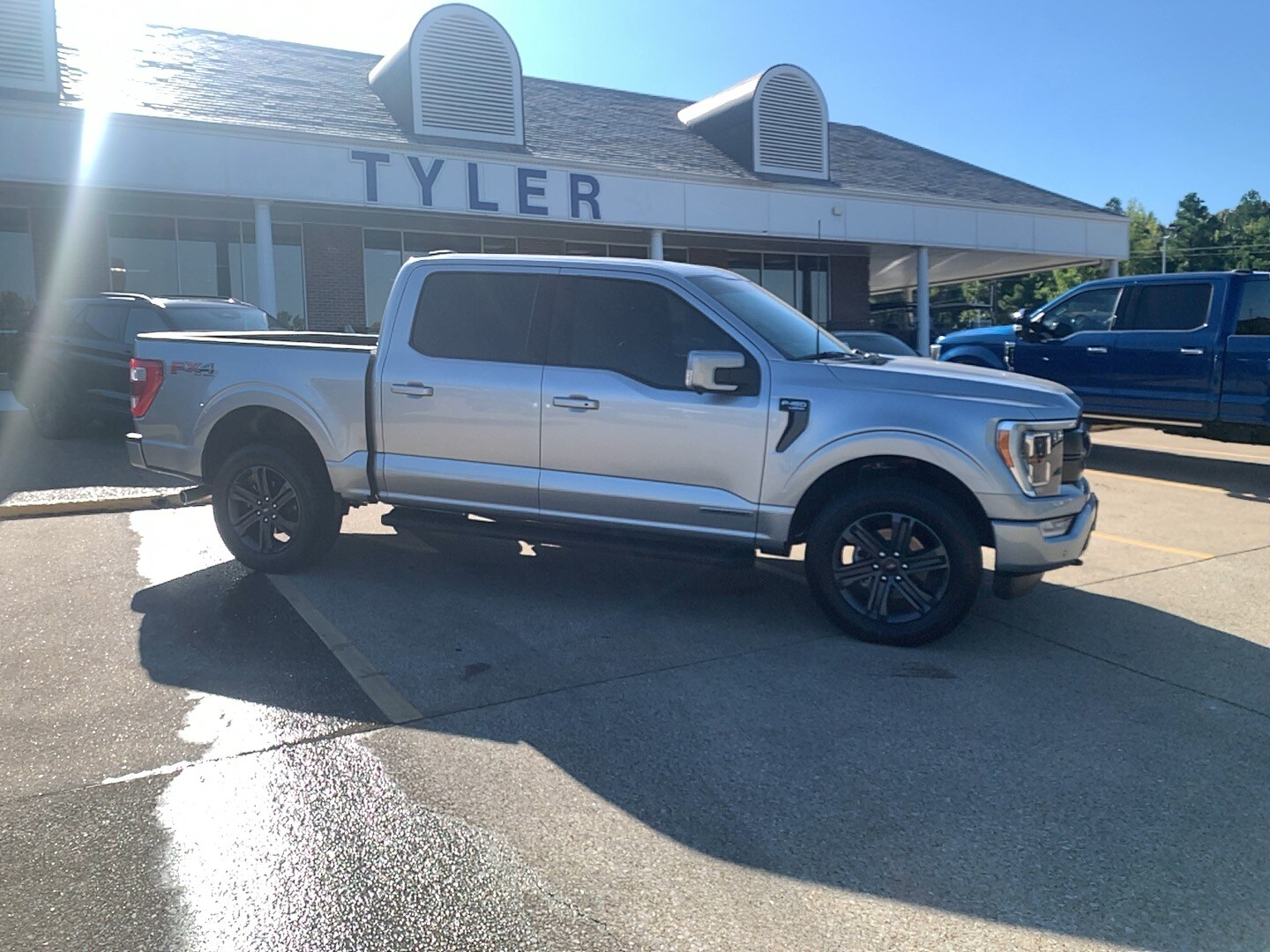 2023 Ford F-150 photo 2