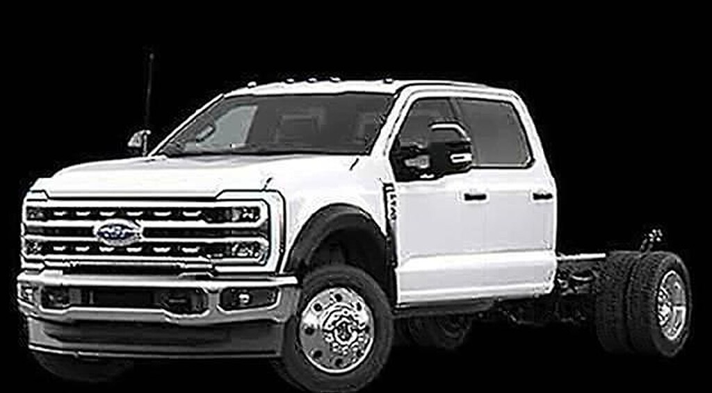 New 2026 Ford F-450 Chassis Lariat