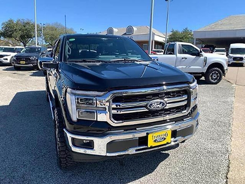 New 2025 Ford F-150 Lariat TRUCK