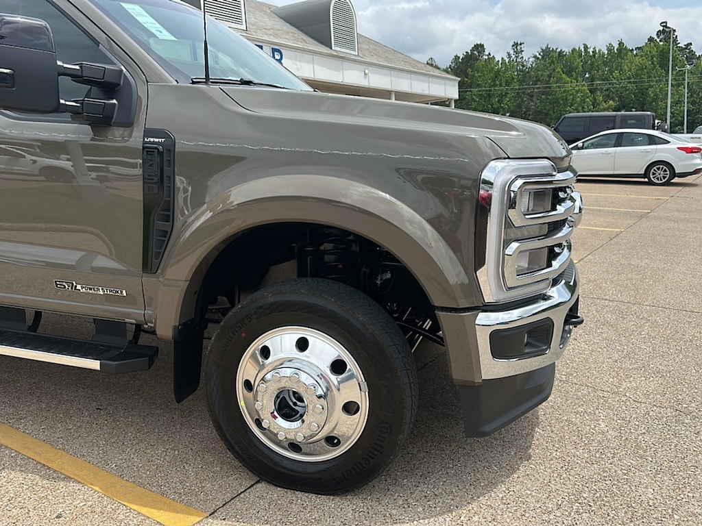New 2026 Ford F-450 Chassis Lariat