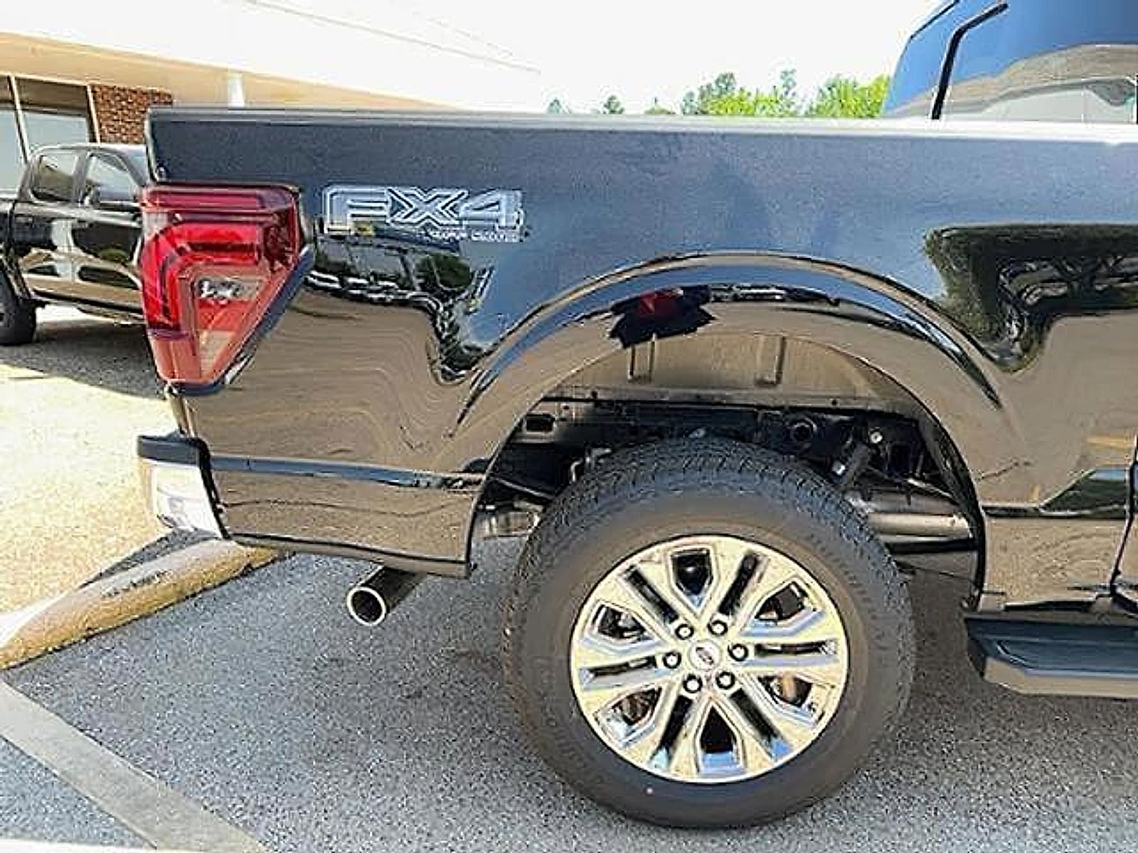 2025 Ford F-150 Lariat - Photo 8