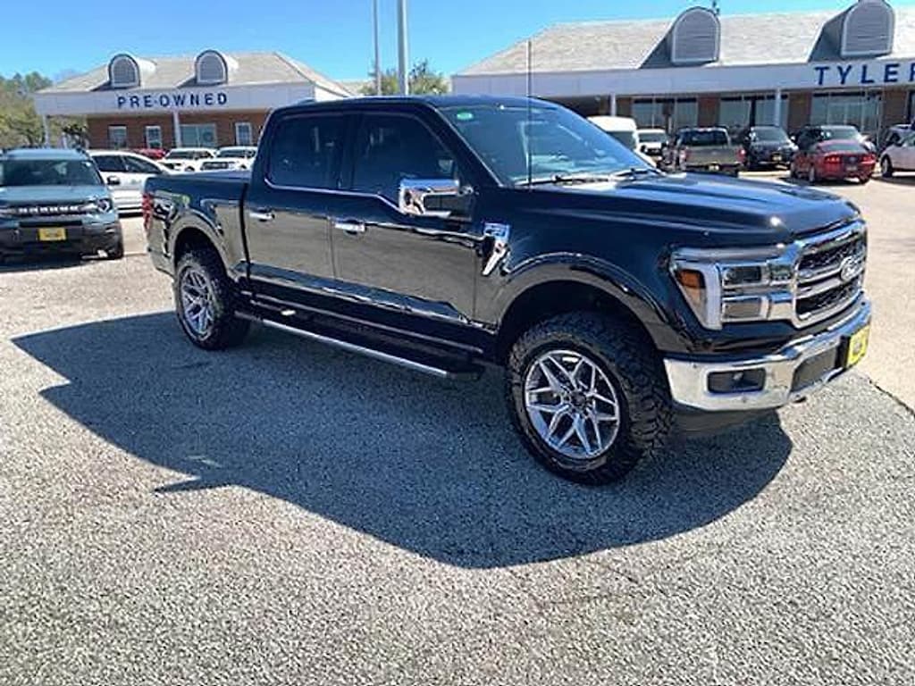 New 2025 Ford F-150 Lariat TRUCK
