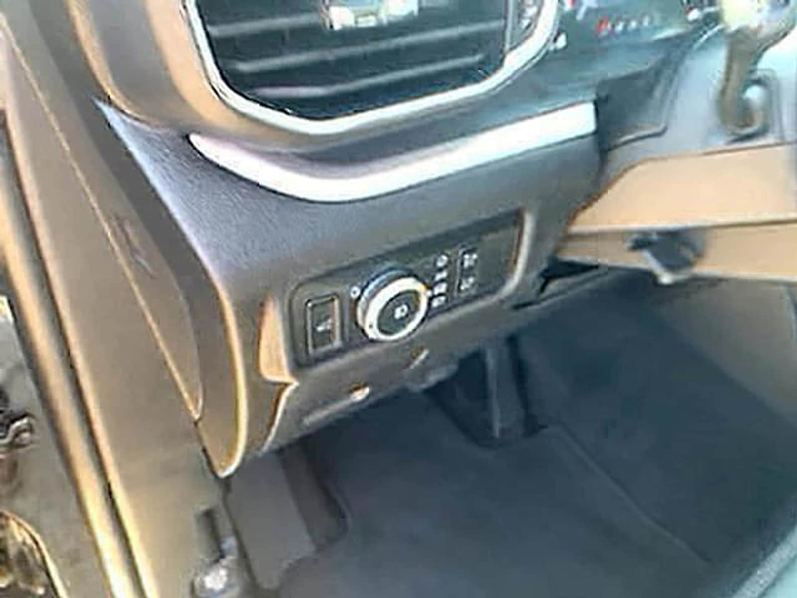 2024 Ford Explorer XLT - Photo 17