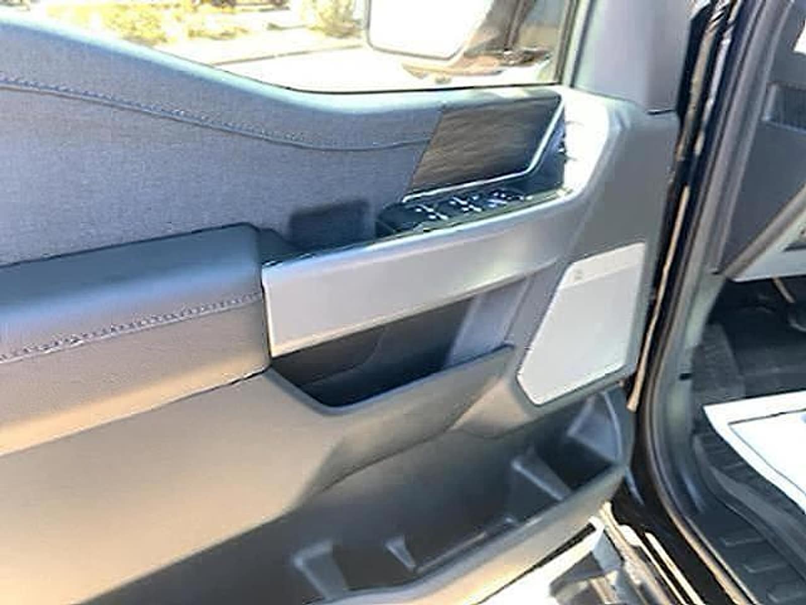 2025 Ford F-150 Lariat - Photo 31
