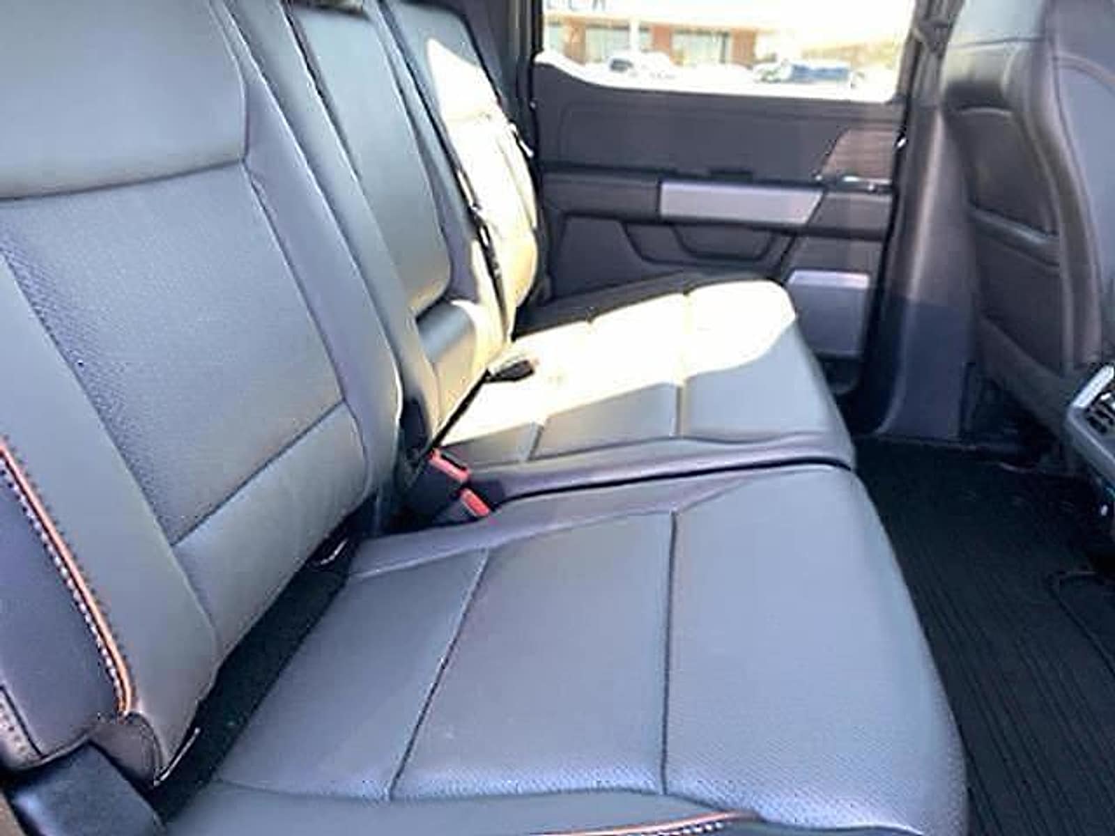 2025 Ford F-150 Lariat - Photo 15