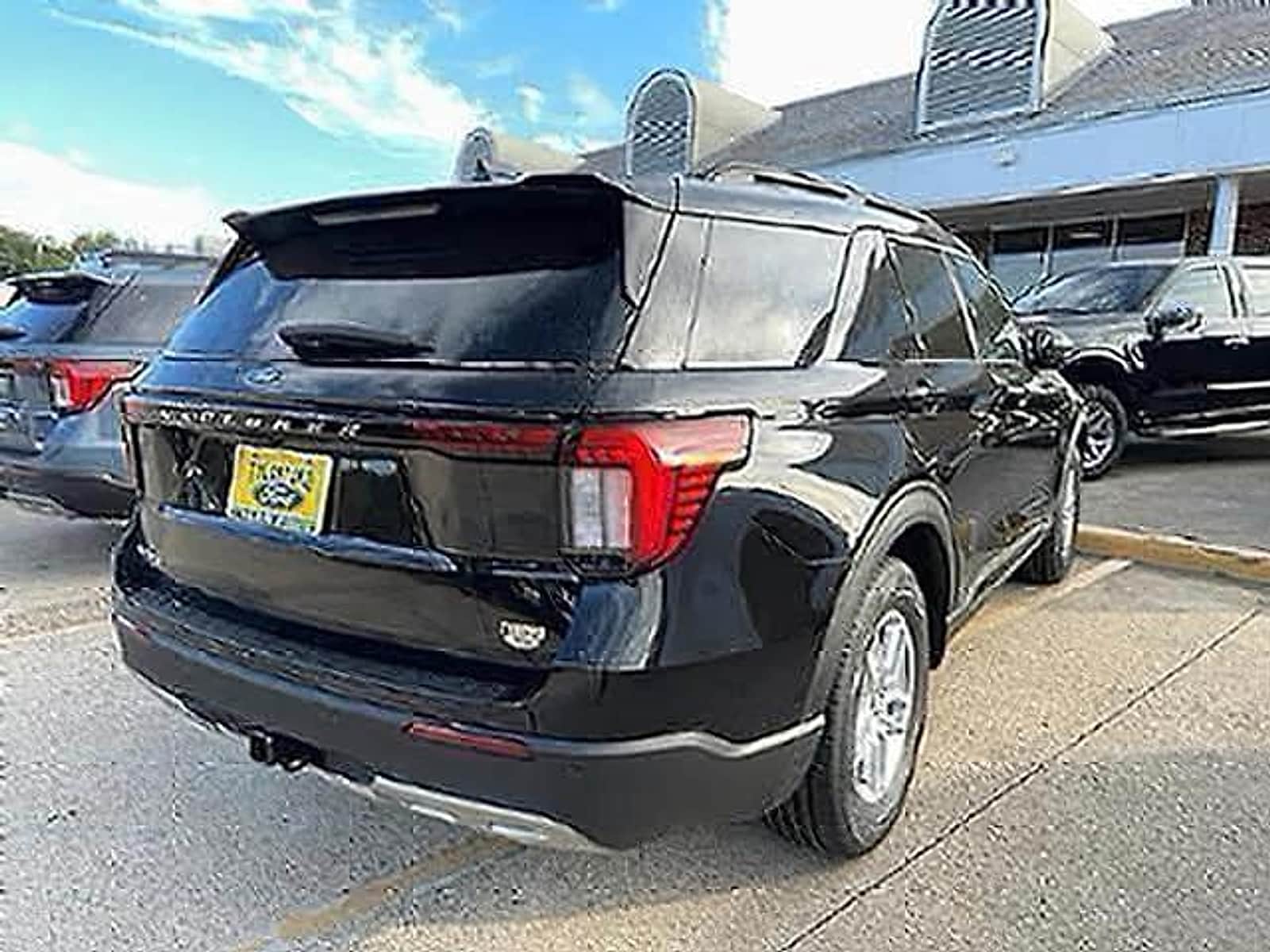 2026 Ford Explorer Active - Photo 6