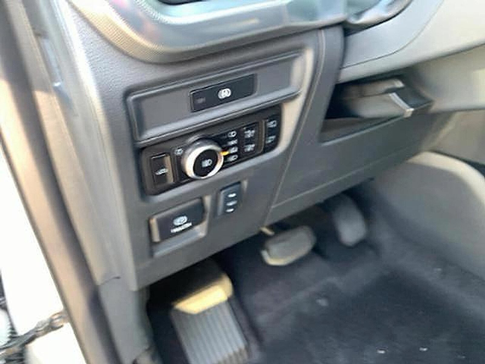 2025 Ford F-150 Lariat - Photo 16