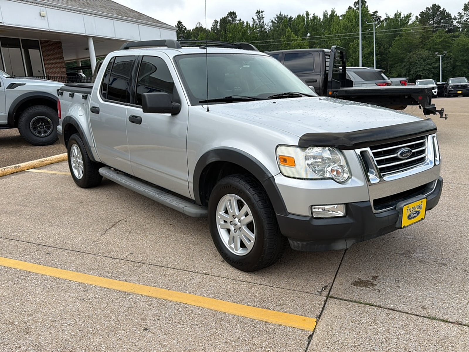2010 Ford Explorer XLT 4.0L's photo