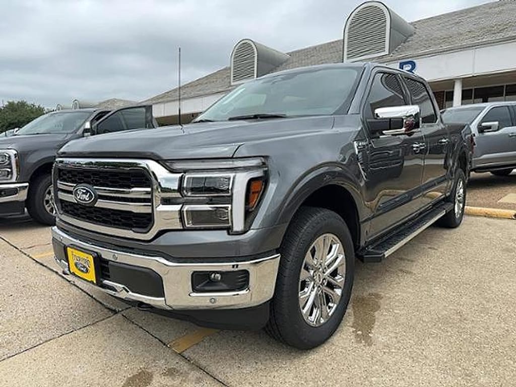 New 2025 Ford F-150 Lariat TRUCK