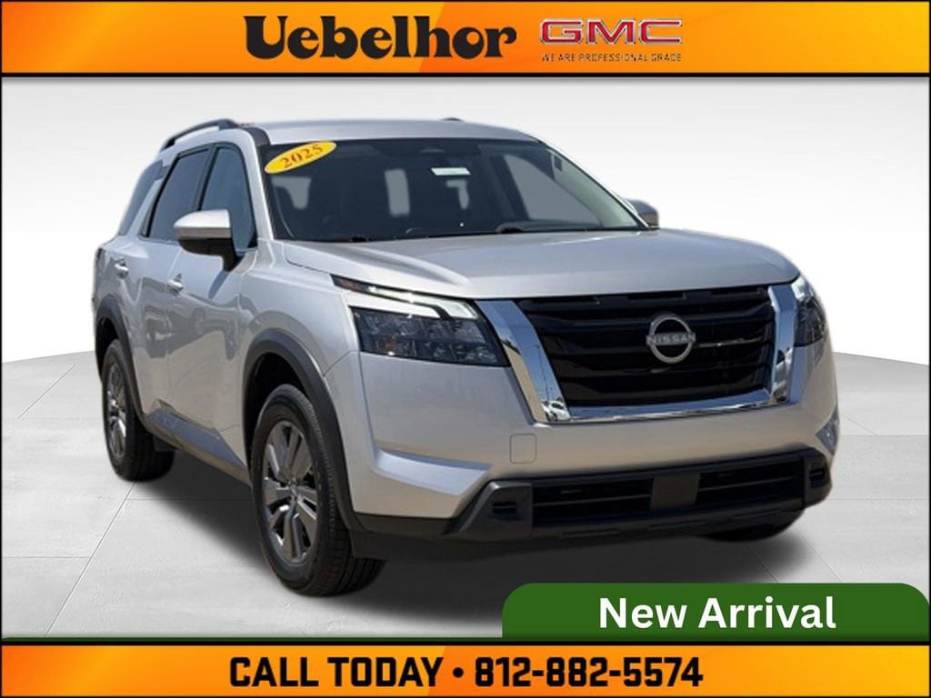 2025 Nissan Pathfinder SV 4WD's photo