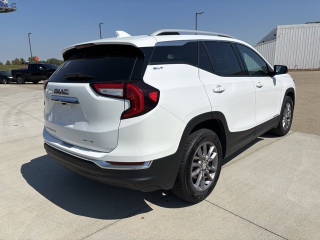 2023 Gmc Terrain SLT photo 2