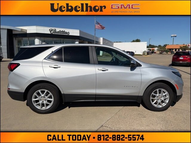 2022 Chevrolet Equinox LT photo 3
