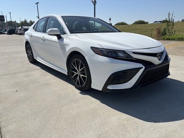 2023 Toyota Camry SE photo 2